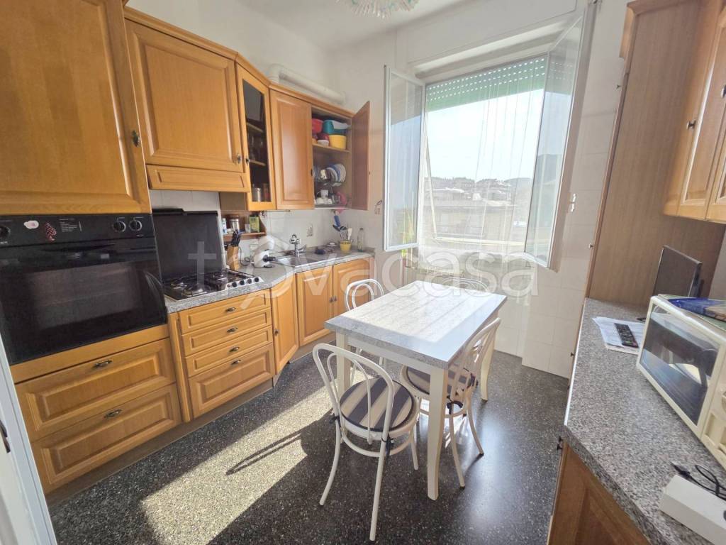 appartamento in vendita a Genova in zona Sestri Ponente