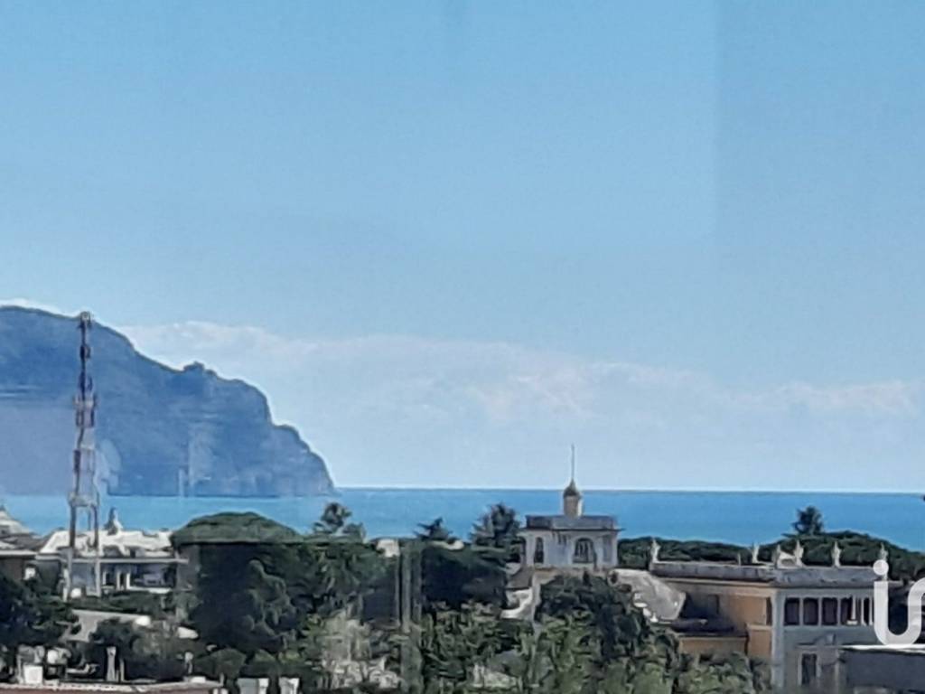 appartamento in vendita a Genova in zona Nervi