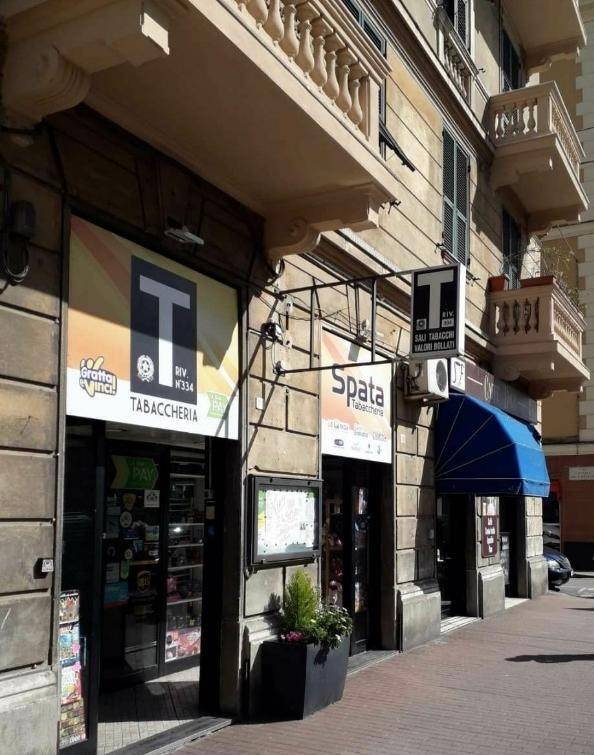 negozio in vendita a Genova in zona Sestri Ponente
