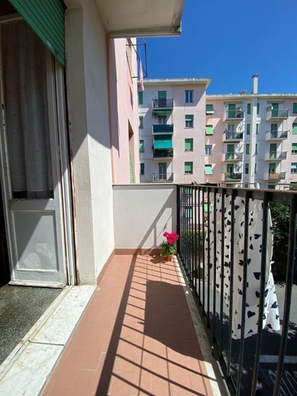 appartamento in vendita a Genova in zona Sestri Ponente