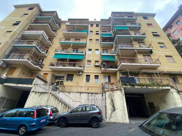 appartamento in vendita a Genova in zona Rivarolo