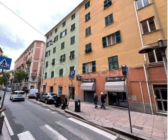 appartamento in vendita a Genova in zona Rivarolo