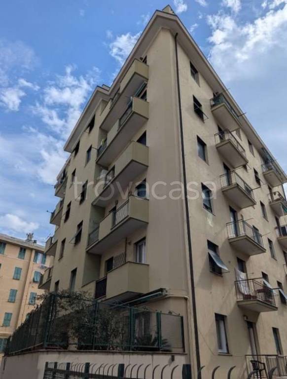 appartamento in vendita a Genova in zona Rivarolo