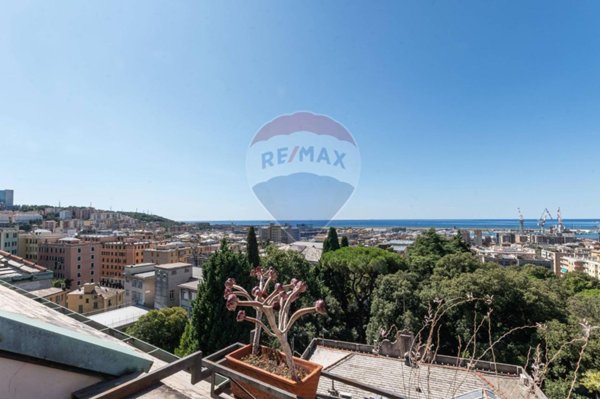 appartamento in vendita a Genova in zona Sestri Ponente