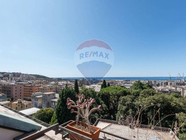 appartamento in vendita a Genova in zona Sestri Ponente