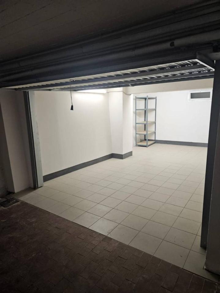 negozio in vendita a Genova in zona Sestri Ponente