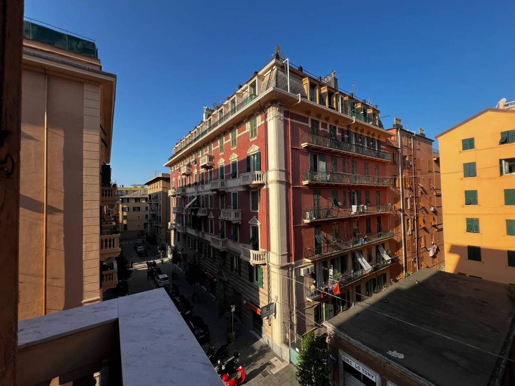 appartamento in vendita a Genova in zona Cornigliano