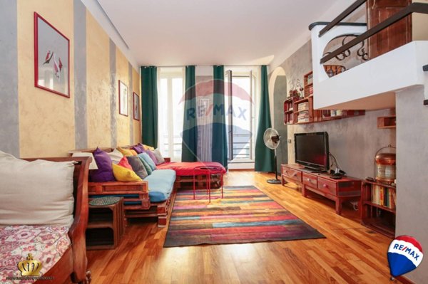 appartamento in vendita a Genova in zona Sottoripa / Maddalena / Molo