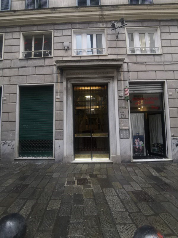 appartamento in vendita a Genova in zona Sottoripa / Maddalena / Molo