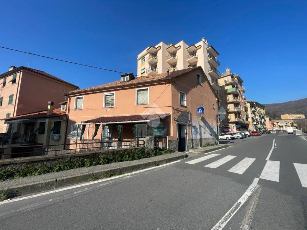 casa indipendente in vendita a Genova in zona Molassana