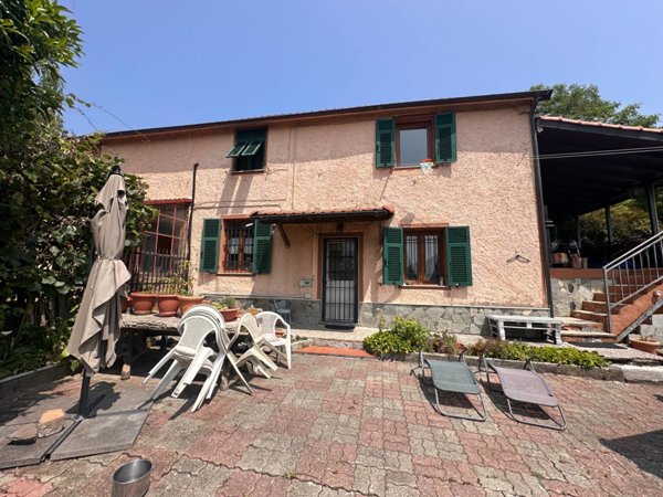 casa semindipendente in vendita a Genova in zona Bolzaneto