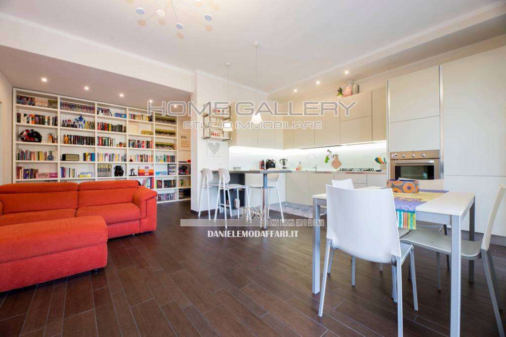 appartamento in vendita a Genova in zona Sturla