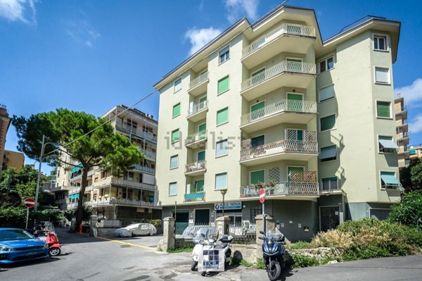 appartamento in vendita a Genova in zona Sturla