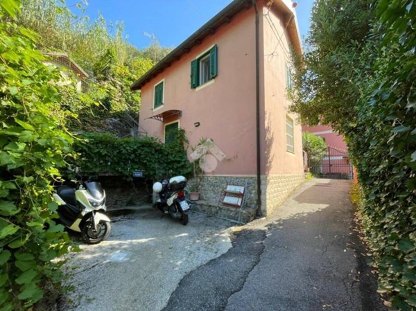 appartamento in vendita a Genova in zona Quezzi