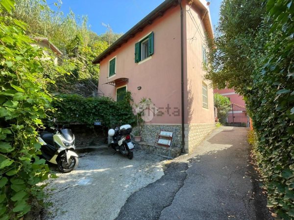 appartamento in vendita a Genova in zona Quezzi