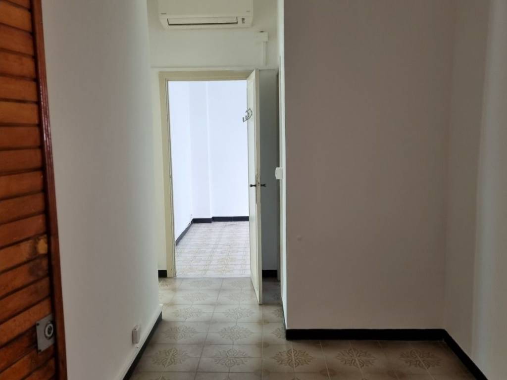 appartamento in vendita a Genova in zona Sestri Ponente