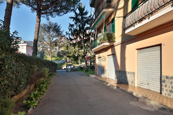 appartamento in vendita a Genova in zona Molassana