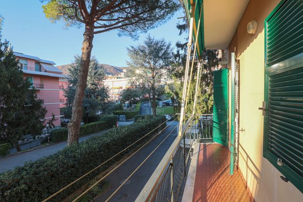 appartamento in vendita a Genova in zona Molassana