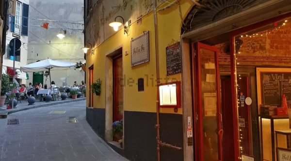 negozio in vendita a Genova in zona Sottoripa / Maddalena / Molo