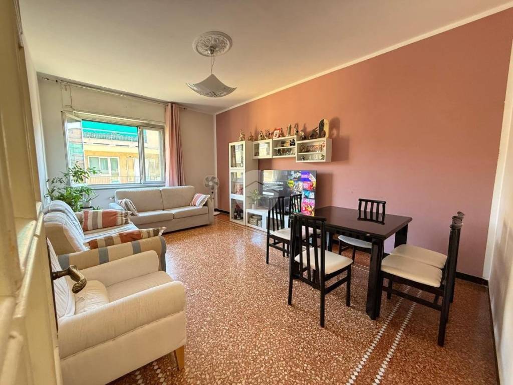 appartamento in vendita a Genova in zona Sampierdarena
