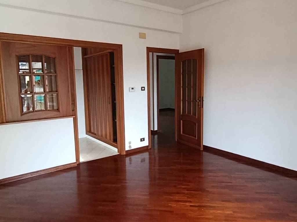 appartamento in vendita a Genova in zona Rivarolo