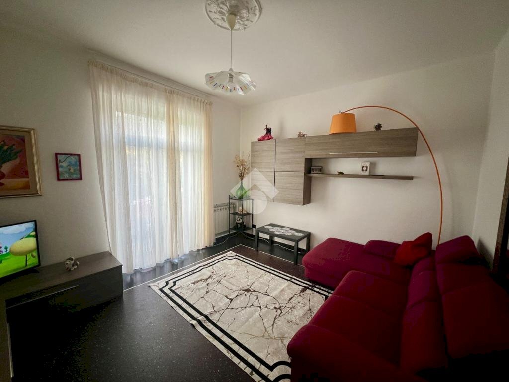 appartamento in vendita a Genova in zona Rivarolo