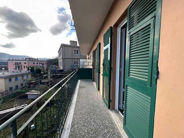 appartamento in vendita a Genova in zona Rivarolo