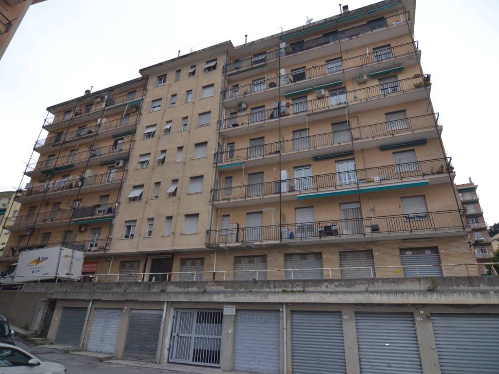 appartamento in vendita a Genova in zona Palmaro / Pra'