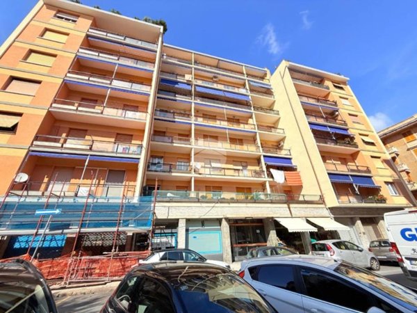 appartamento in vendita a Genova in zona Sestri Ponente