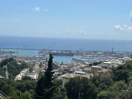 appartamento in vendita a Genova in zona Oregina