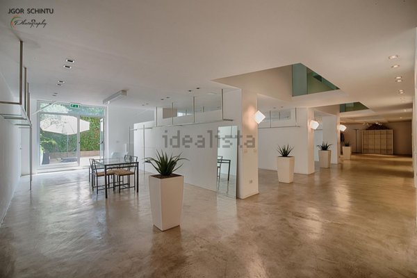 locale commerciale in vendita a Genova in zona San Martino