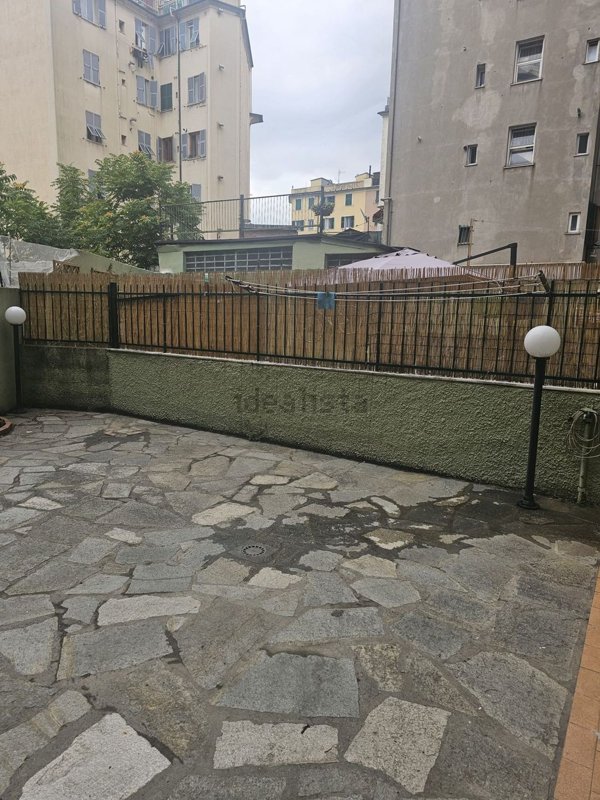appartamento in vendita a Genova in zona Rivarolo