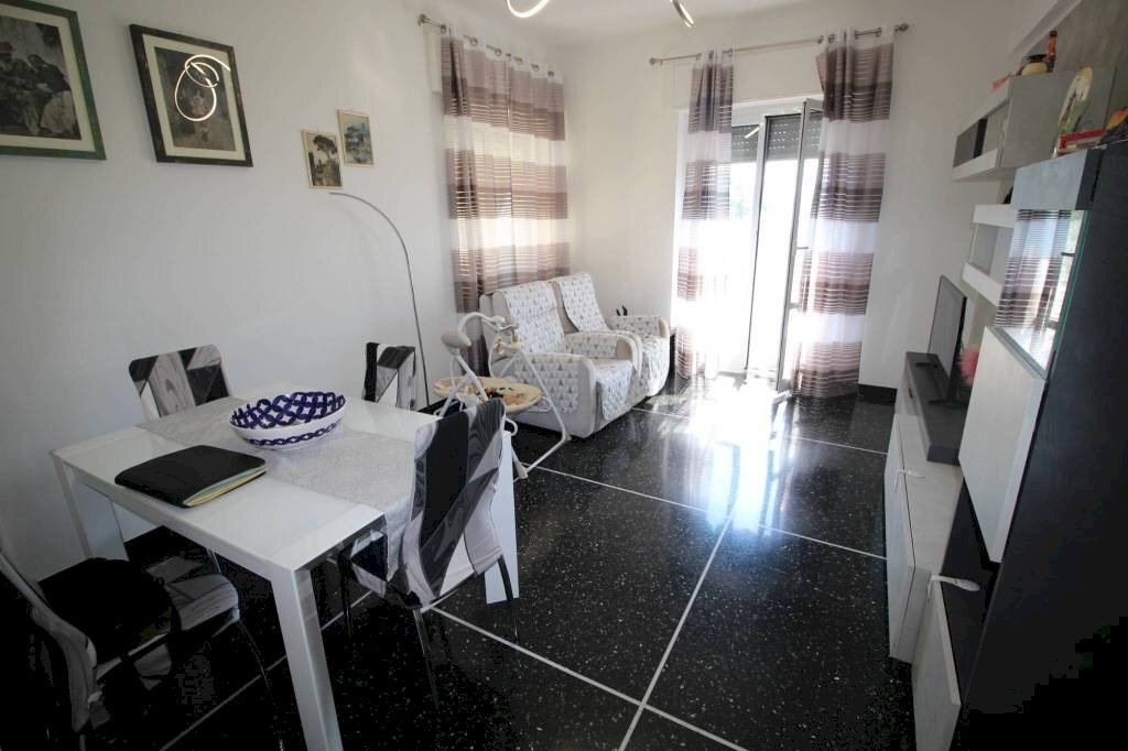 appartamento in vendita a Genova in zona Palmaro / Pra'