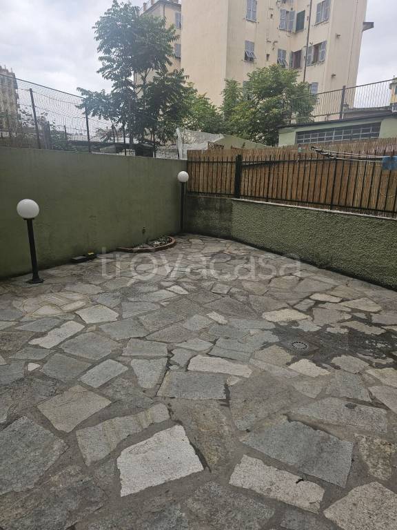 appartamento in vendita a Genova in zona Rivarolo