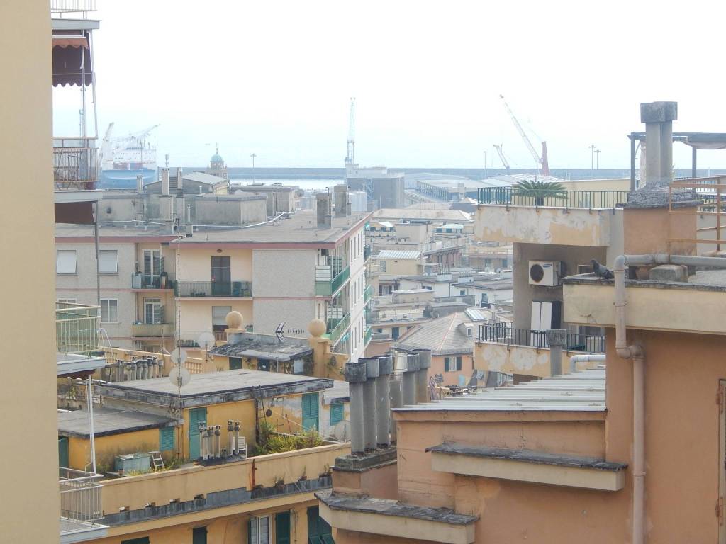 appartamento in vendita a Genova in zona Sampierdarena