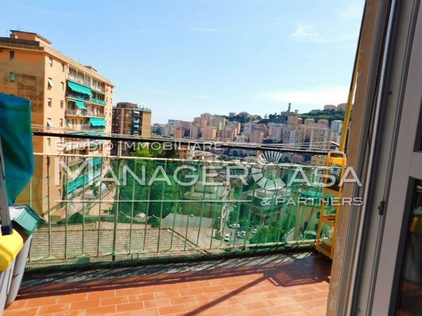 appartamento in vendita a Genova in zona Staglieno