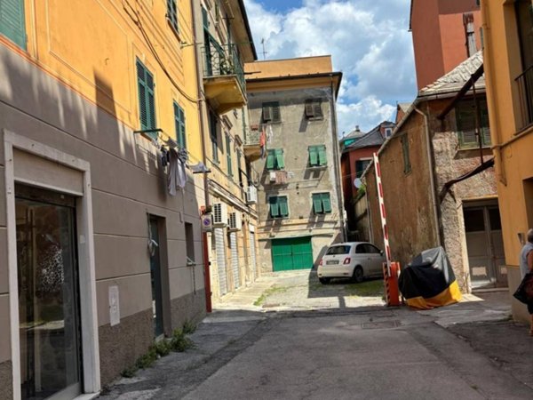 appartamento in vendita a Genova in zona Sestri Ponente