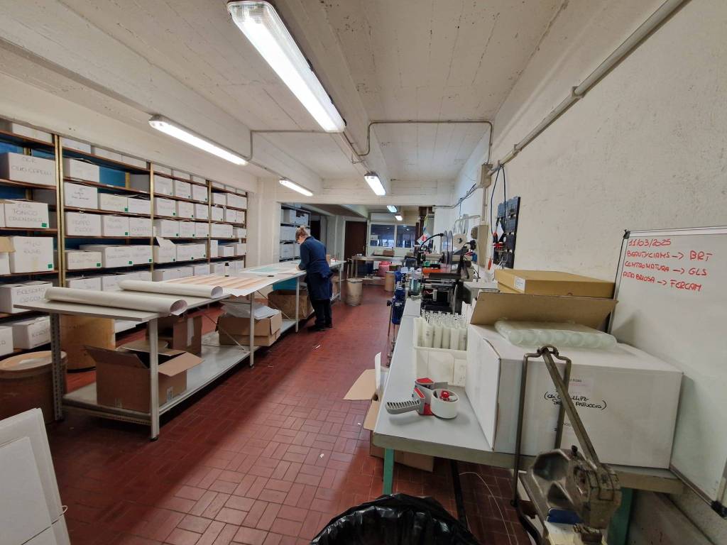 locale commerciale in vendita a Genova in zona Borzoli