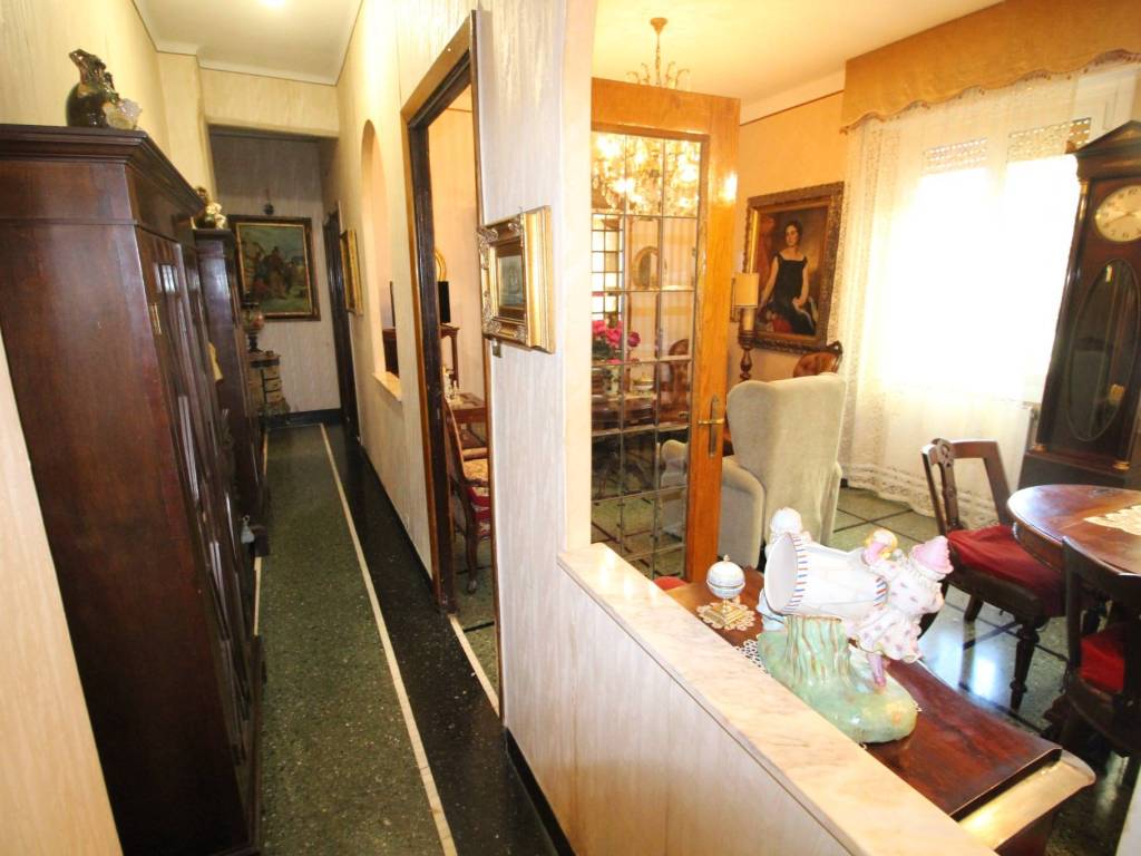 appartamento in vendita a Genova in zona Palmaro / Pra'