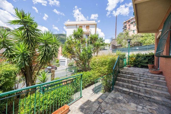 casa indipendente in vendita a Genova