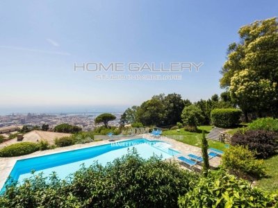 appartamento in vendita a Genova in zona Castelletto