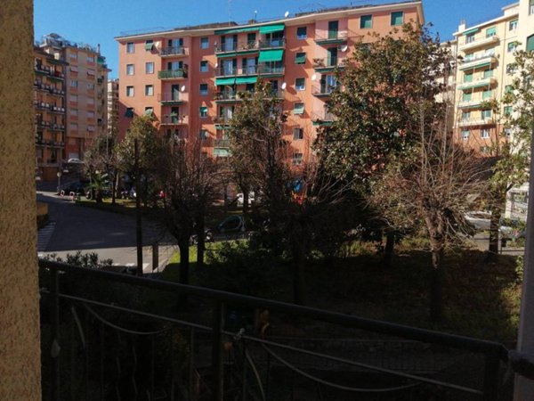 appartamento in vendita a Genova in zona Sestri Ponente