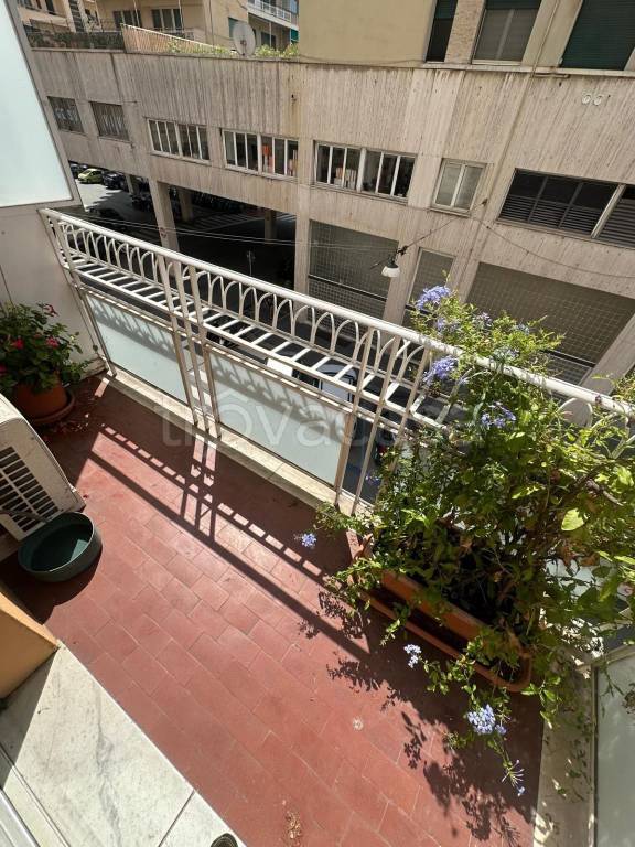 appartamento in vendita a Genova in zona Foce