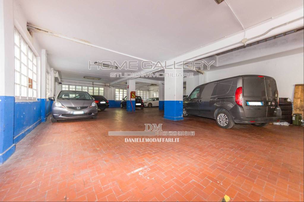ufficio in vendita a Genova in zona Sampierdarena