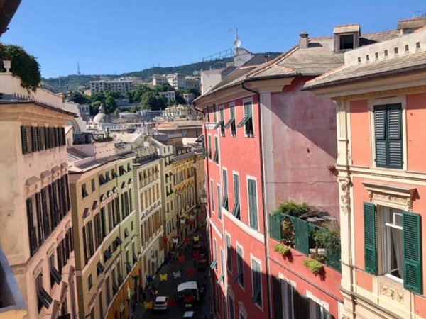 appartamento in vendita a Genova in zona Sottoripa / Maddalena / Molo