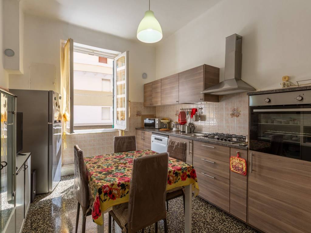appartamento in vendita a Genova in zona Foce