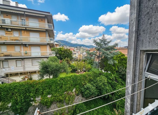 appartamento in vendita a Genova in zona Sturla