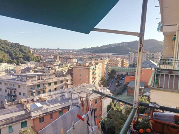 appartamento in vendita a Genova in zona Rivarolo