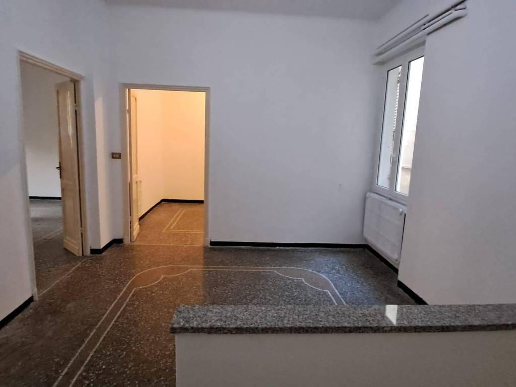 appartamento in vendita a Genova in zona Sestri Ponente