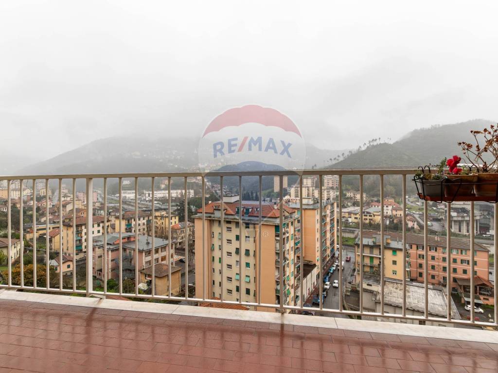 appartamento in vendita a Genova in zona Struppa
